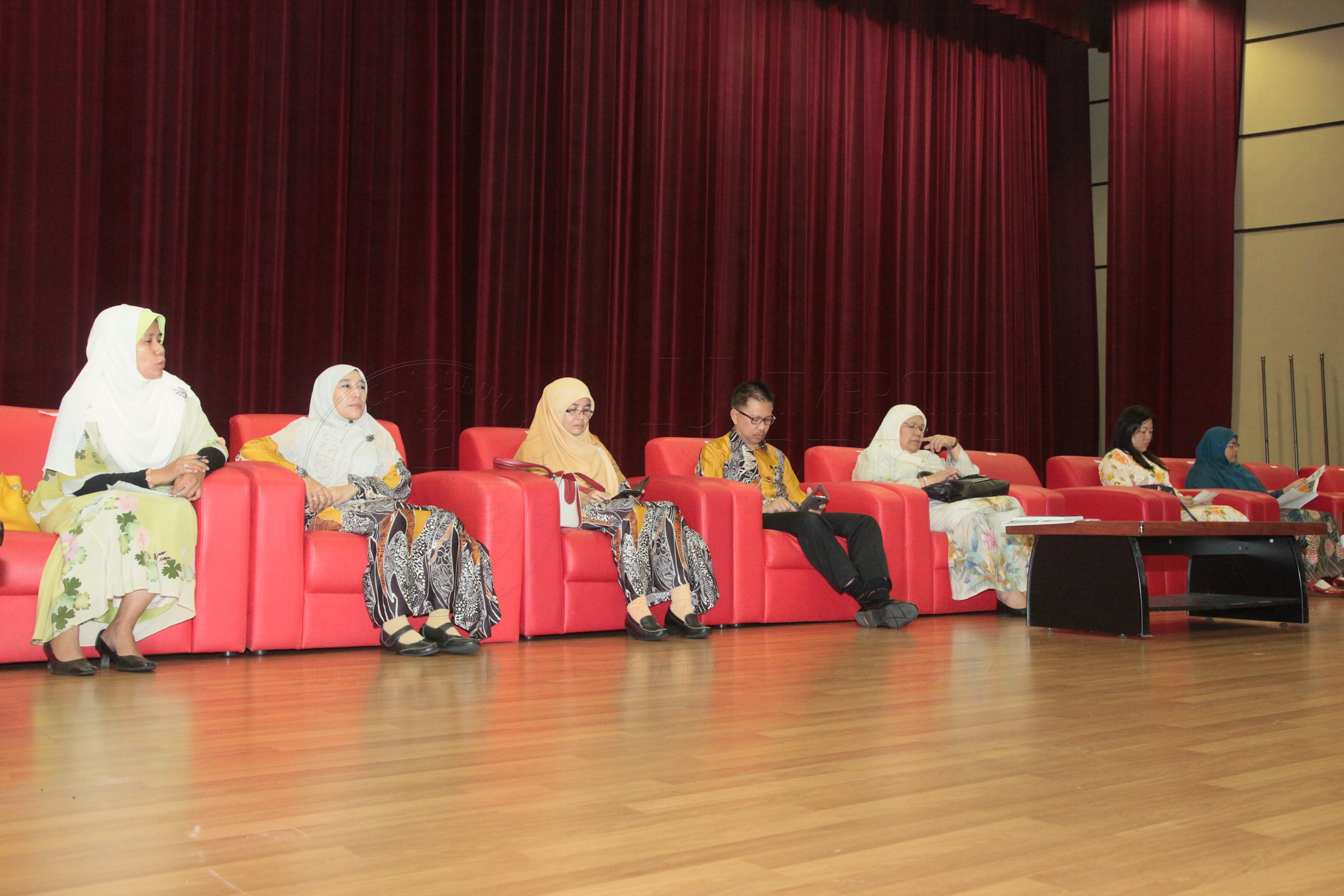 PRO16 16 siswazah IMG 0155